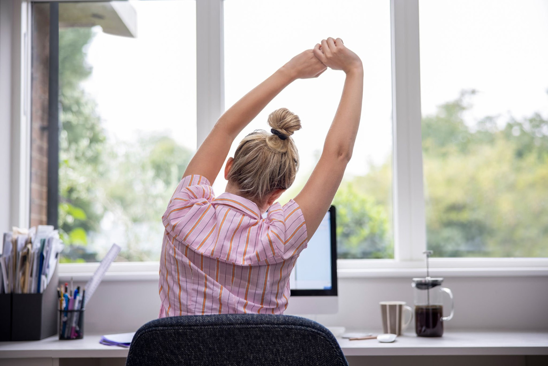 Stretching semplice per ridurre lo stress da ufficio